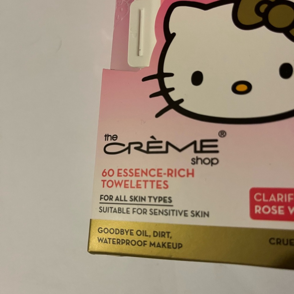 Hello Kitty Skincare Makeup Remover Towelettes - Pink and Gold - Picture 3 of 5